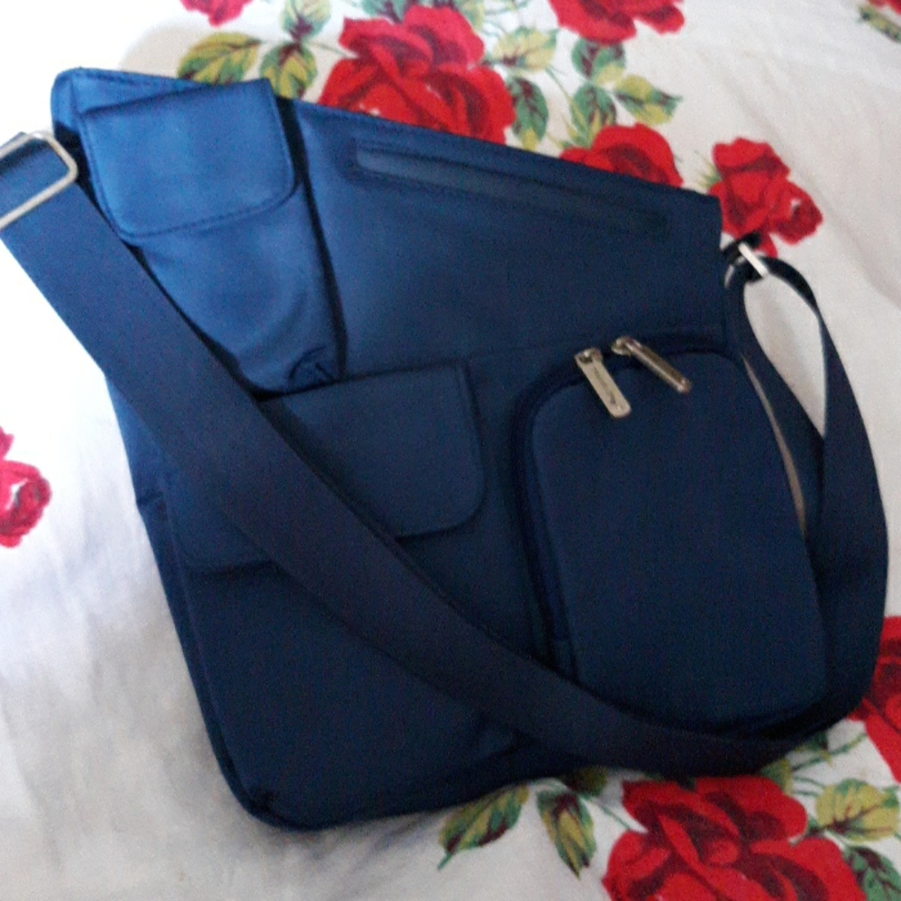 Travelon Multi Pocket Crossbody